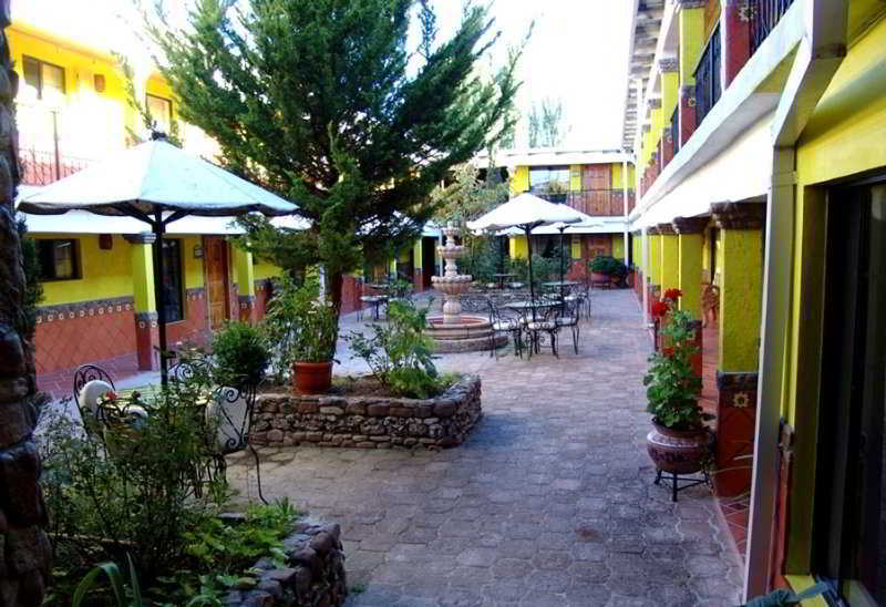 Plaza Mexicana Margarita'S Creel Bagian luar foto